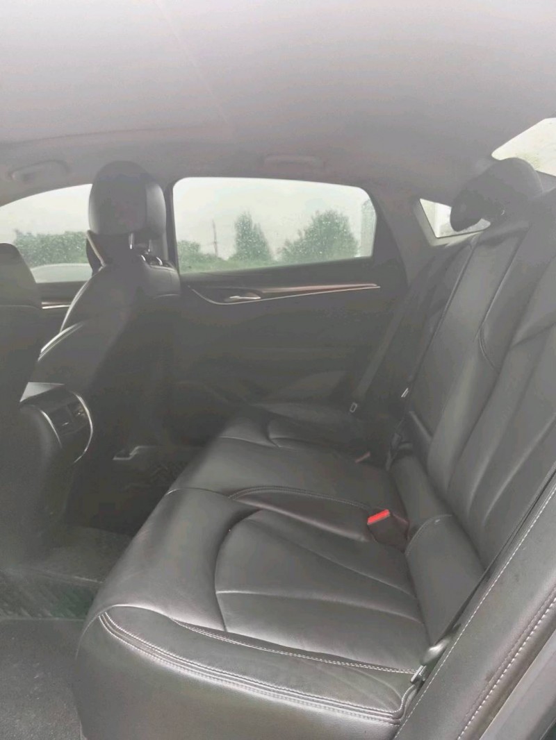 菏泽20年别克君越5