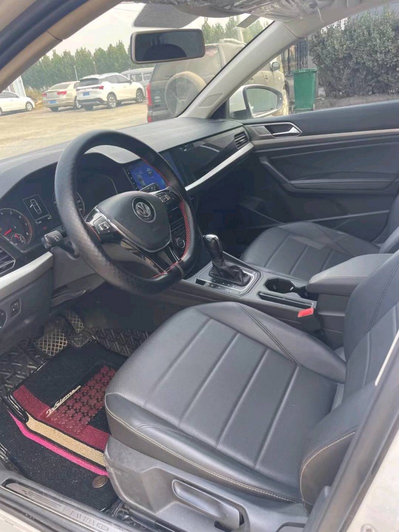 保定19年大众朗逸8