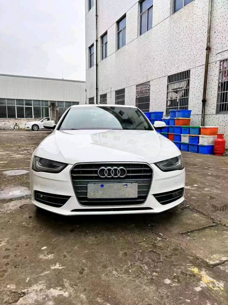 嘉兴14年奥迪A4L1