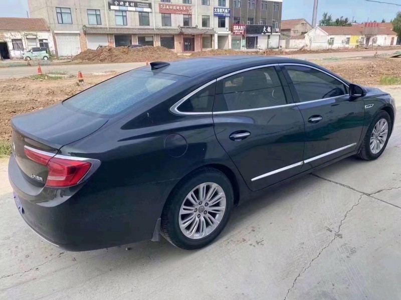 枣庄16年别克君越7