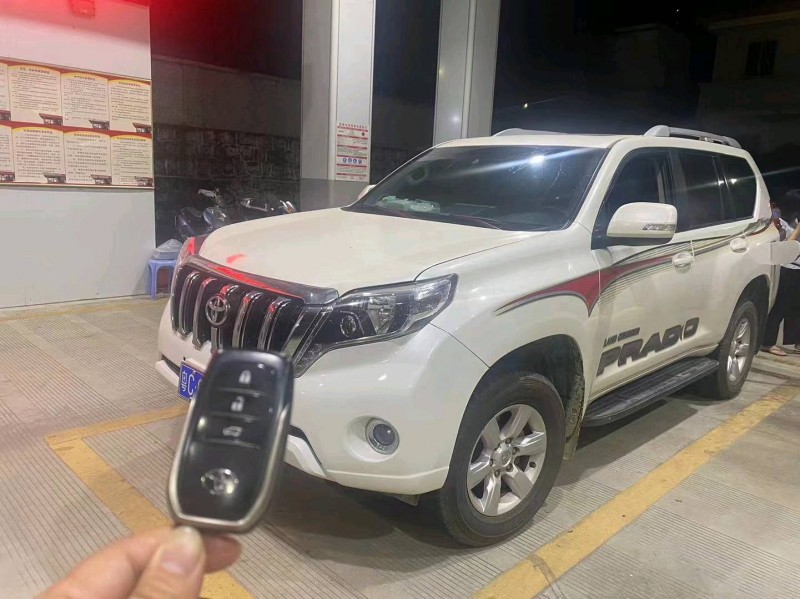 佛山17年丰田普拉多2