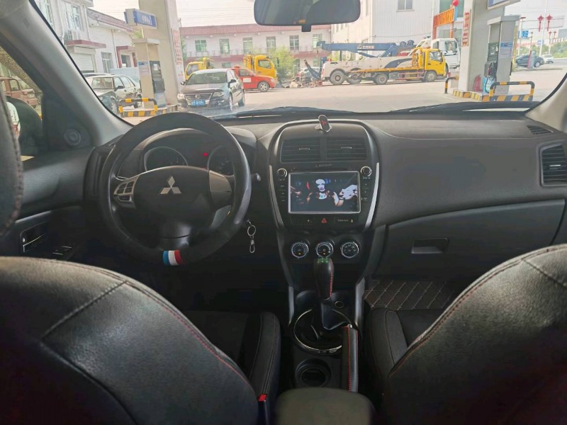 保定14年三菱劲炫4