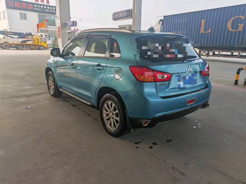 保定14年三菱劲炫7