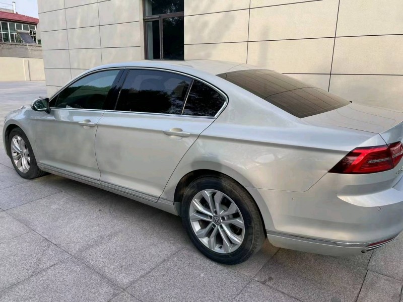 保定17年大众迈腾4