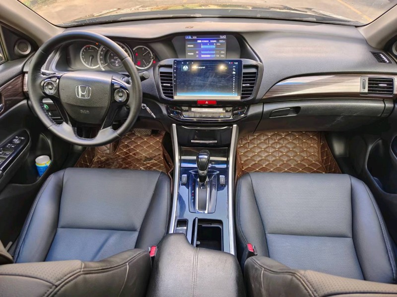 广州16年本田雅阁4