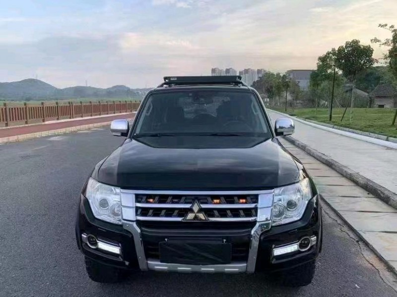 珠海15年三菱帕杰罗1