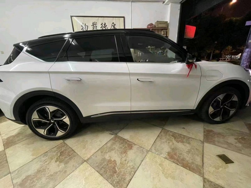 济南23年极狐汽车阿尔法4