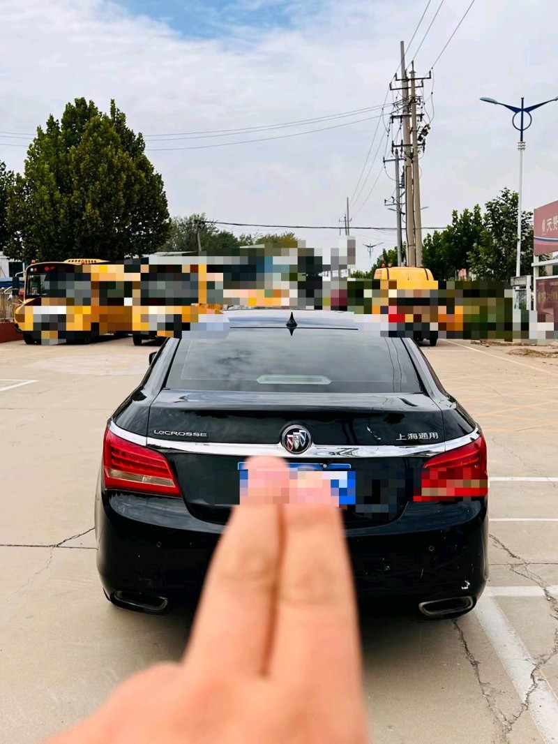 聊城15年别克君越9