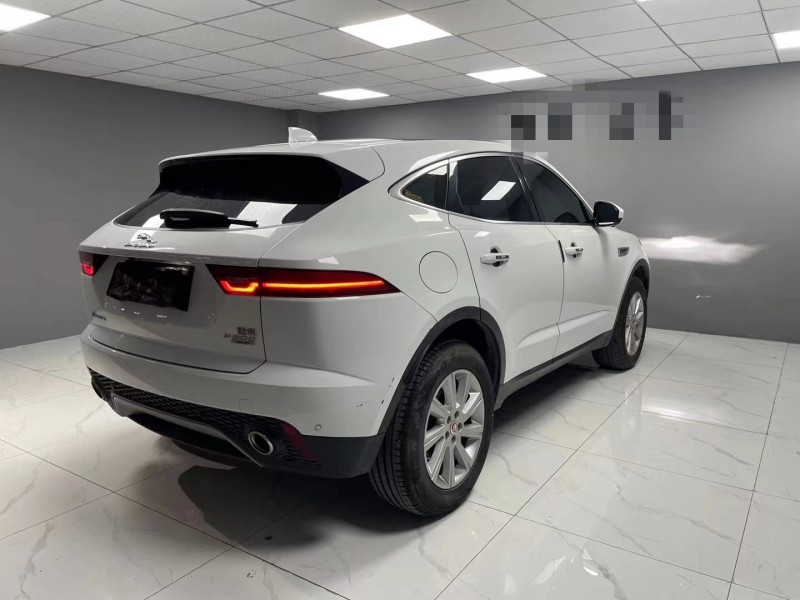 成都20年捷豹E-PACE8