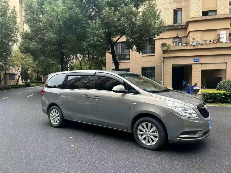 嘉兴18年别克GL82