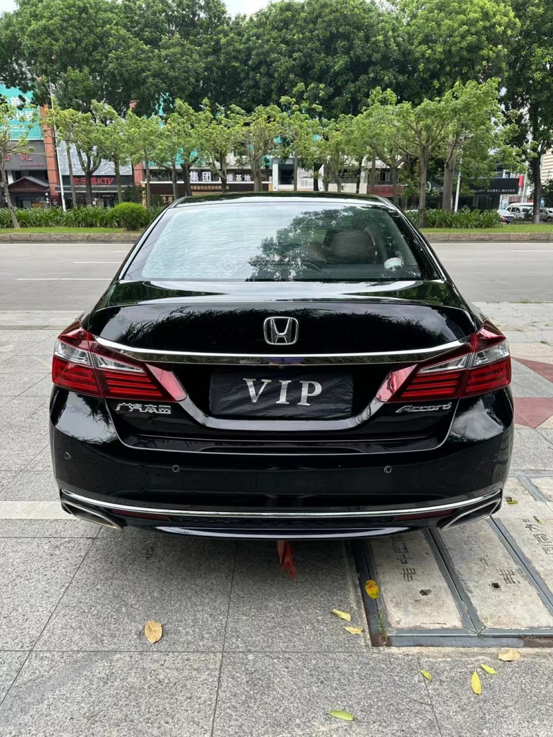 东莞17年本田雅阁9