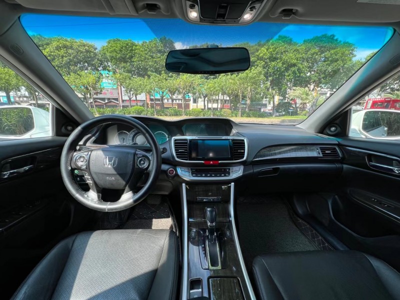 东莞16年本田雅阁5