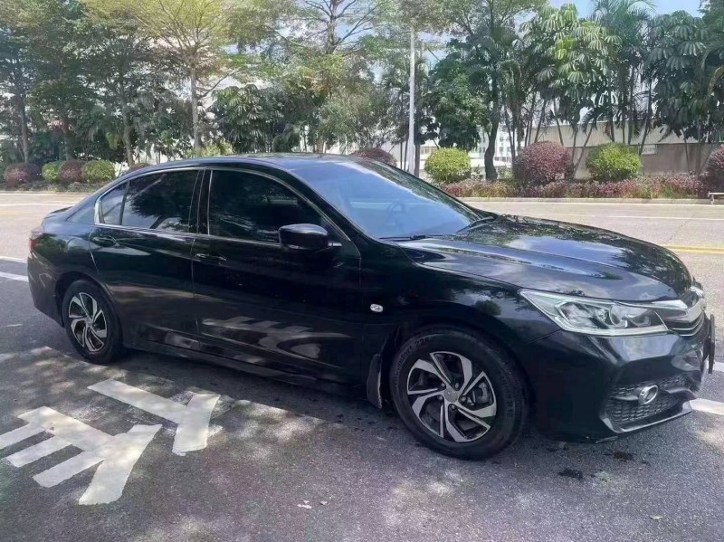 珠海17年本田雅阁2