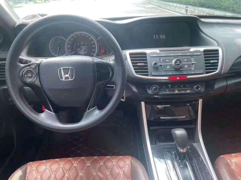 珠海17年本田雅阁8