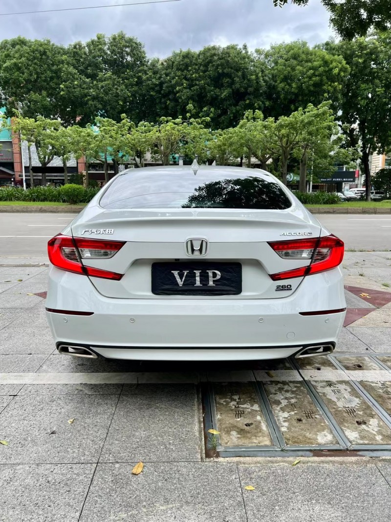 东莞21年本田雅阁9