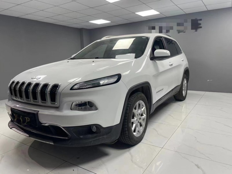 成都18年Jeep自由光3