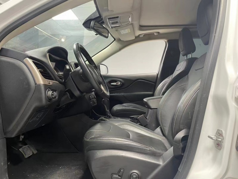 成都18年Jeep自由光6