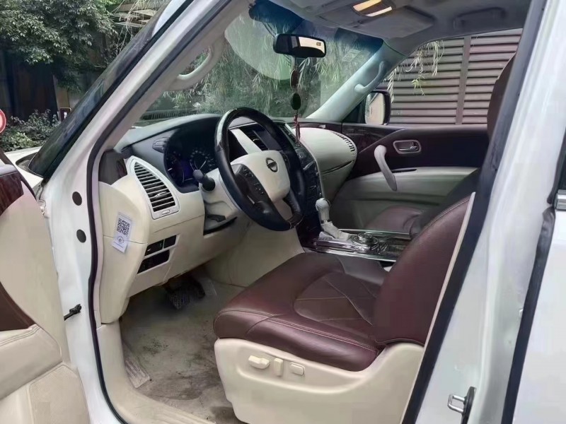 成都17年日产途乐4