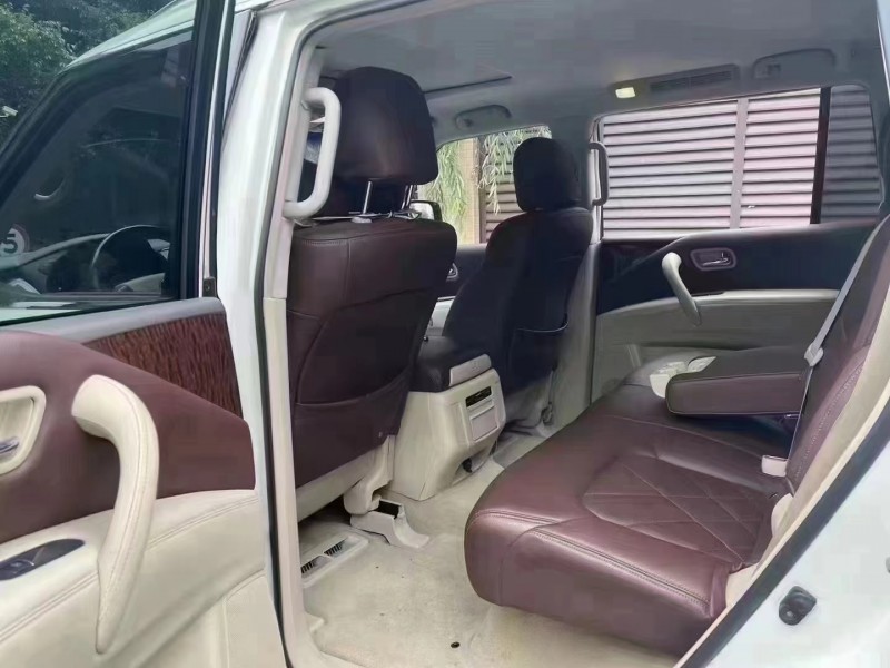 成都17年日产途乐5