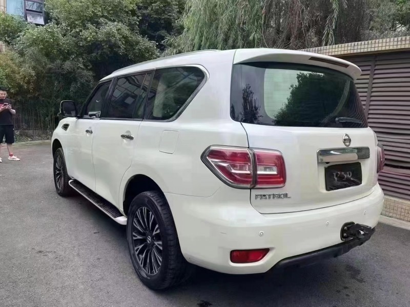 成都17年日产途乐7