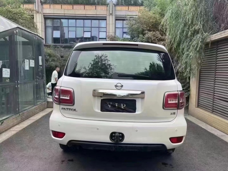 成都17年日产途乐9