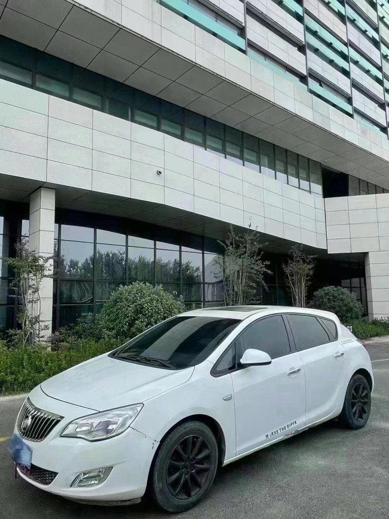 济宁15年别克英朗3