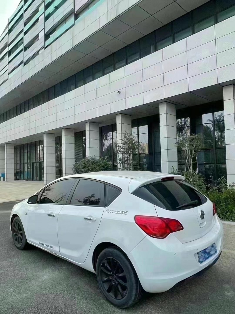 济宁15年别克英朗4