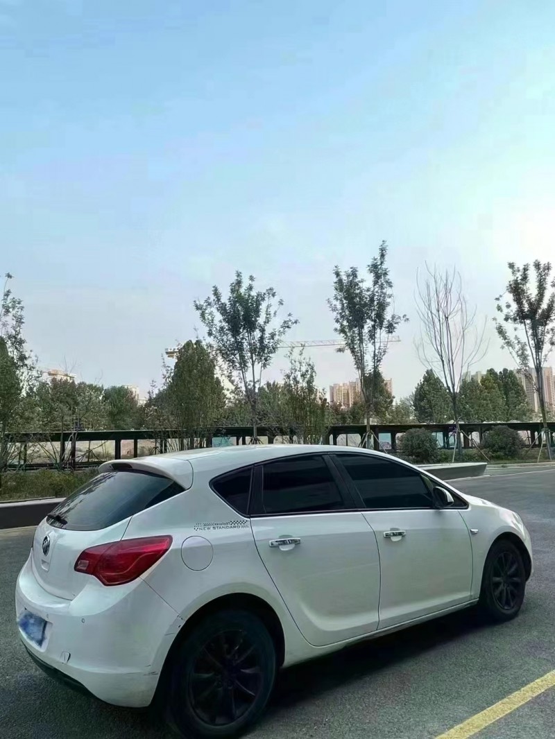 济宁15年别克英朗5