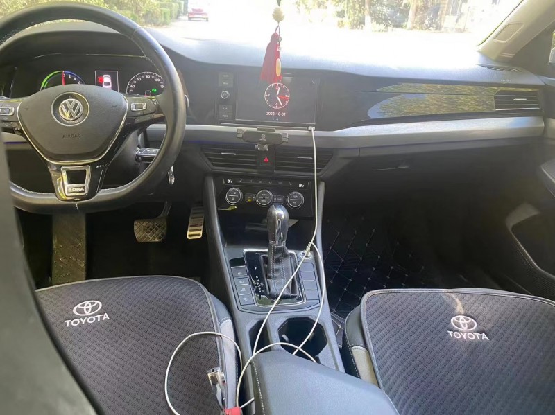 济宁21年大众宝来4