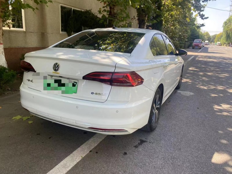 济宁21年大众宝来8