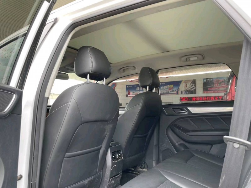 保定19年荣威RX56