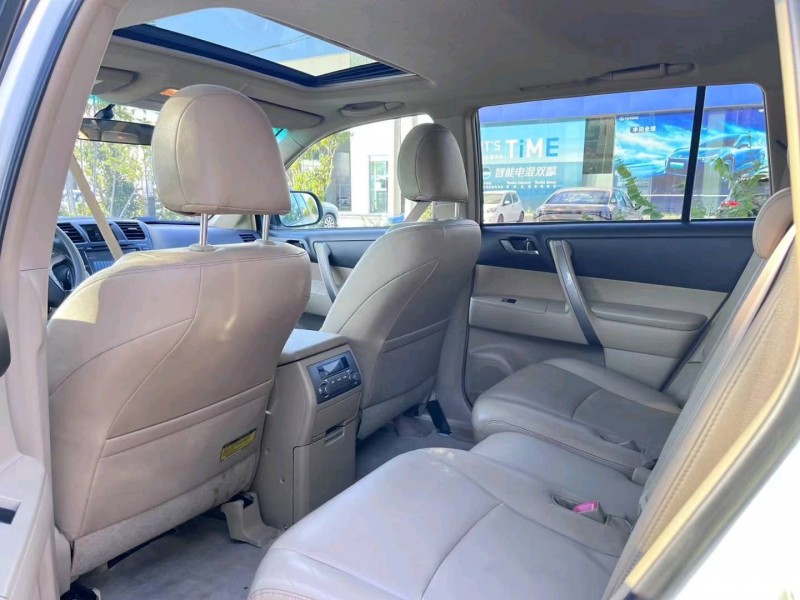 保定10年丰田汉兰达6