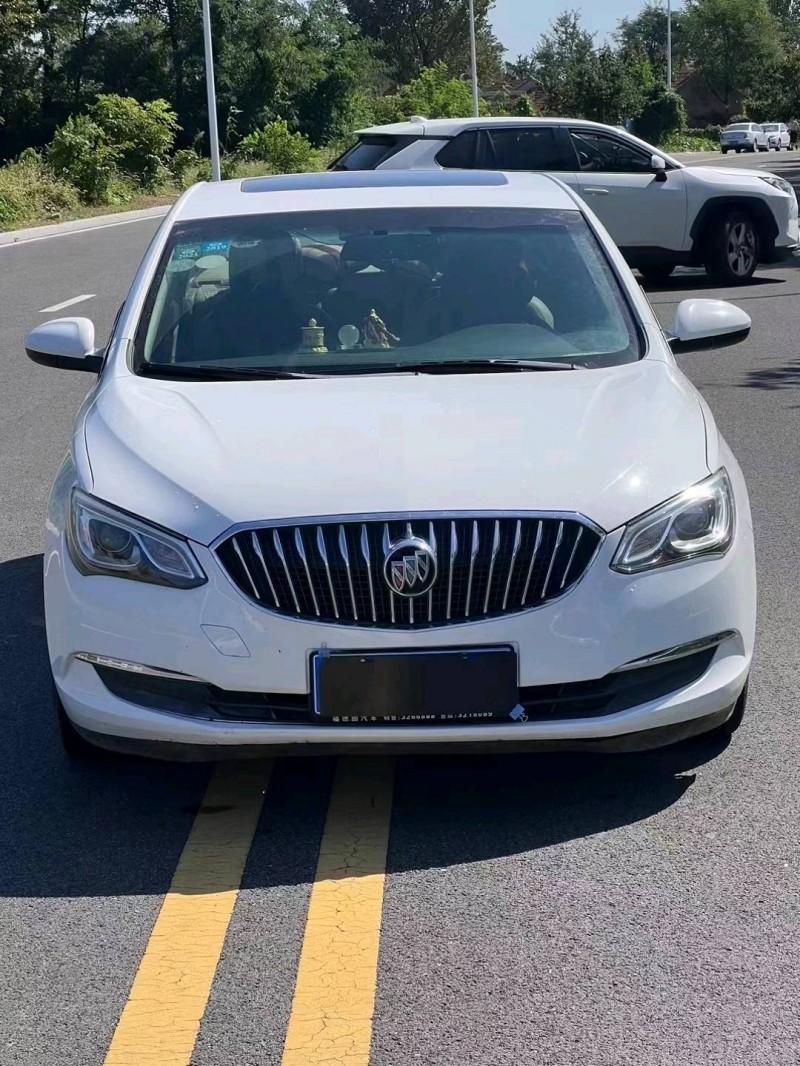 东营17年别克英朗1