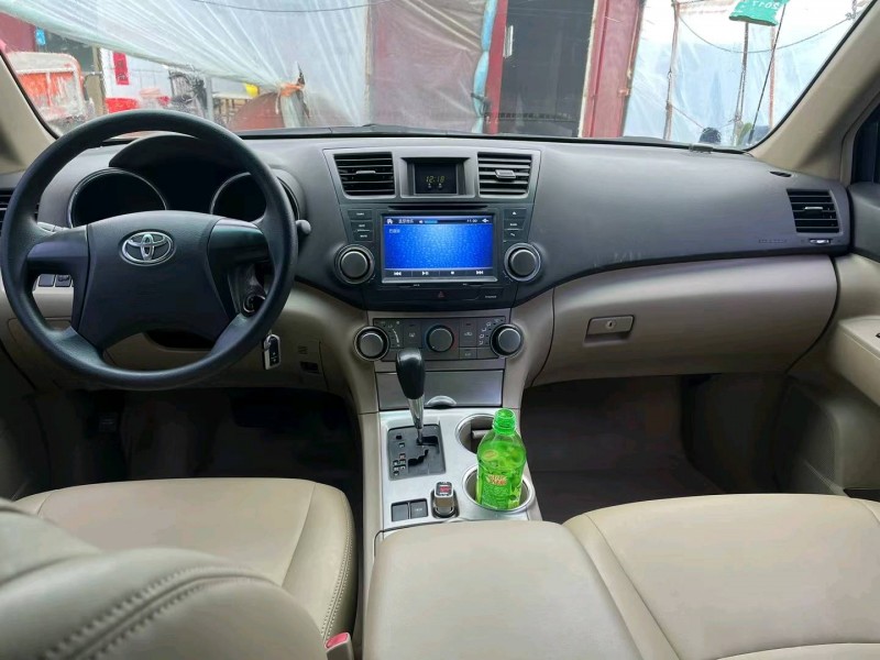 保定13年丰田汉兰达5