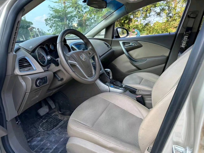 汕头11年别克英朗4