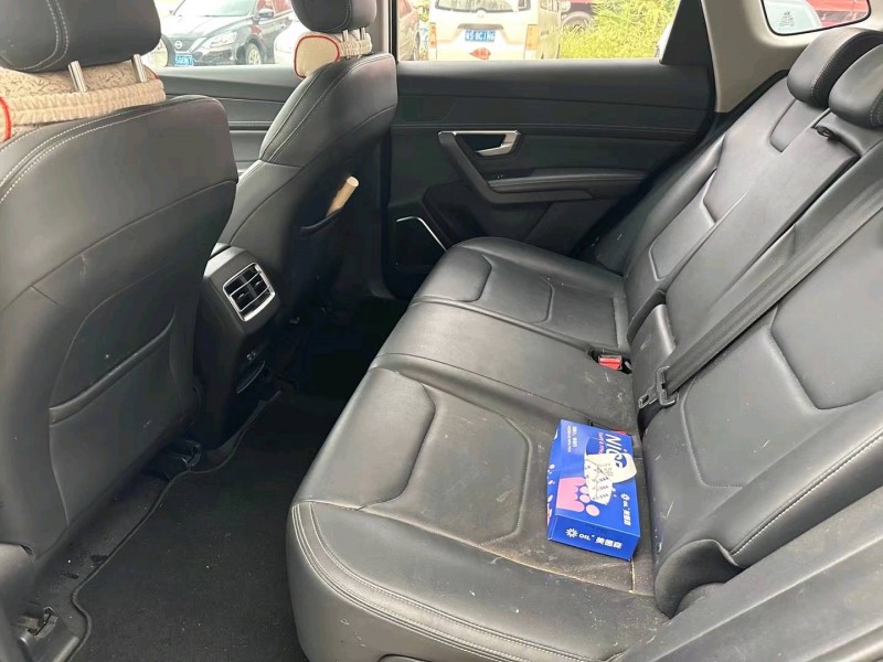 广州21年比亚迪宋8