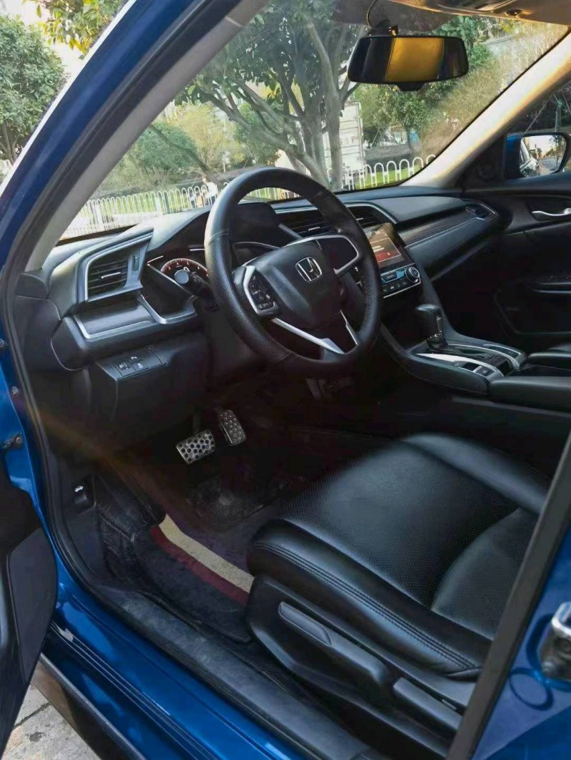 武汉19年本田思域8