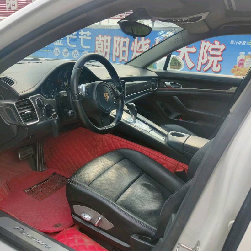 青岛12年保时捷帕拉梅拉6