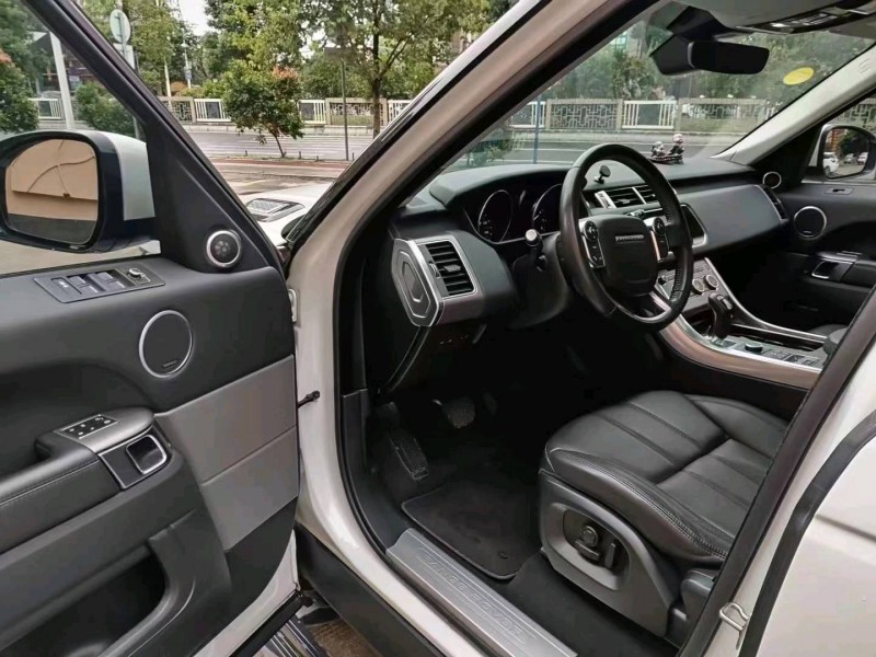 珠海17年路虎揽胜运动4