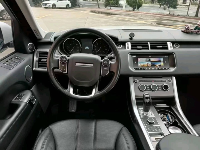 珠海17年路虎揽胜运动9