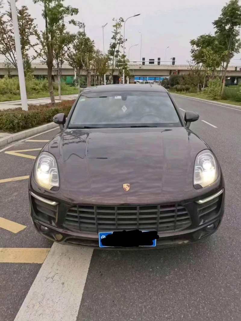 枣庄15年保时捷Macan1