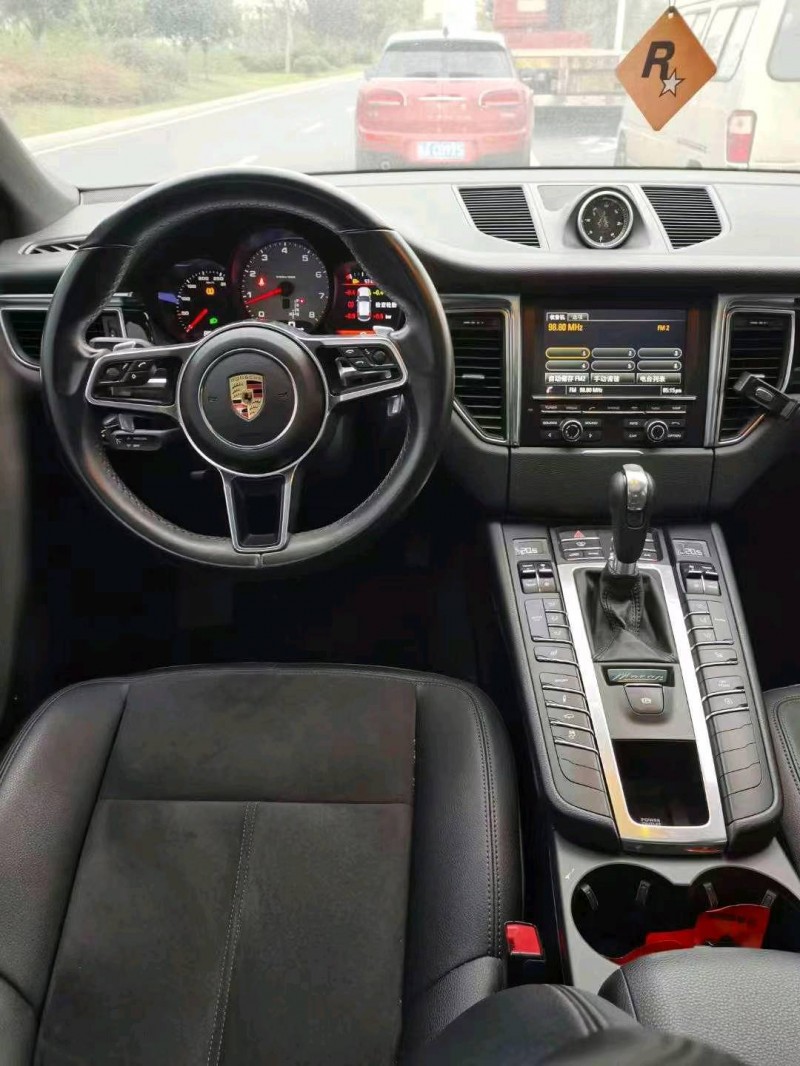 枣庄15年保时捷Macan5
