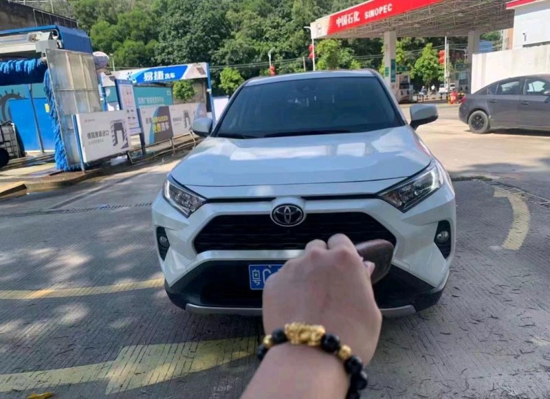 珠海20年丰田RAV4荣放1