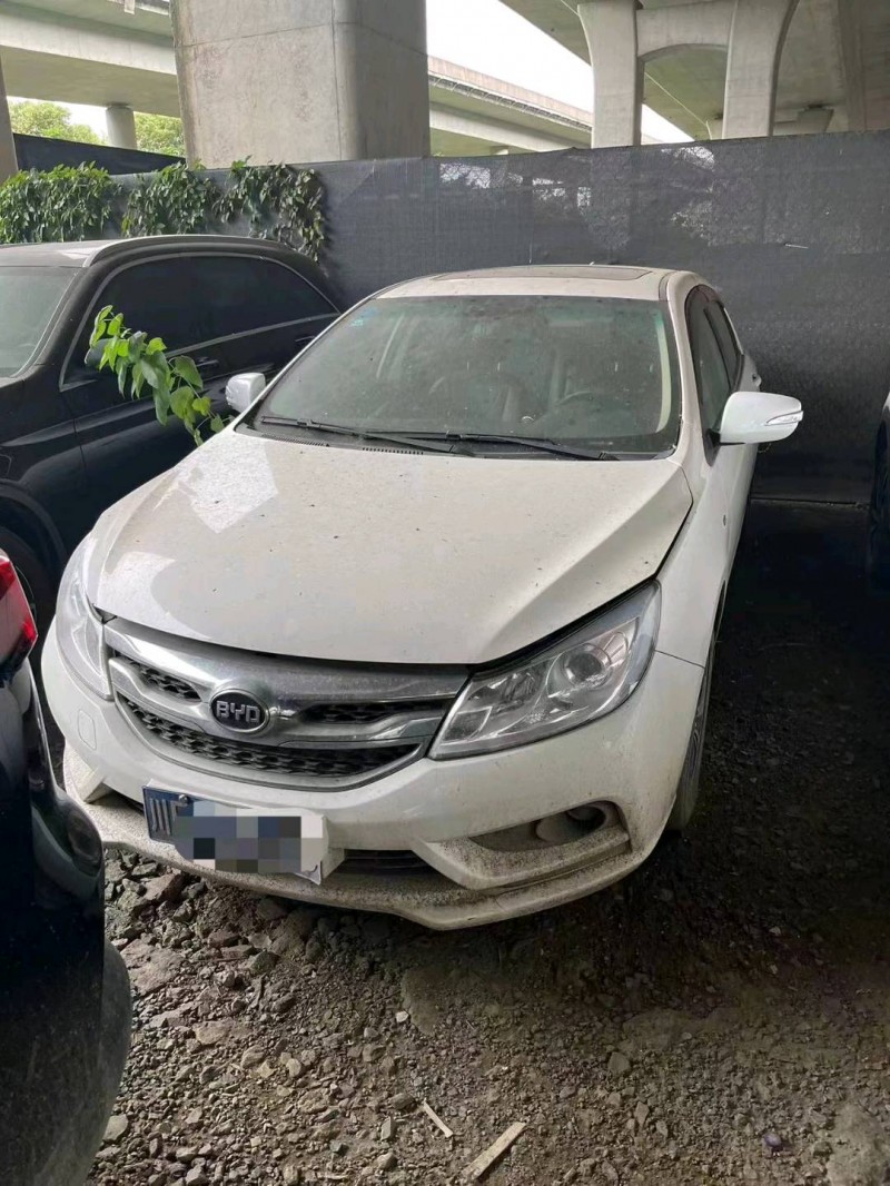 嘉兴16年比亚迪速锐1