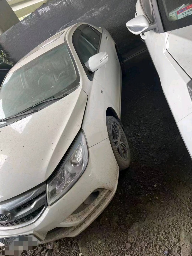 嘉兴16年比亚迪速锐6