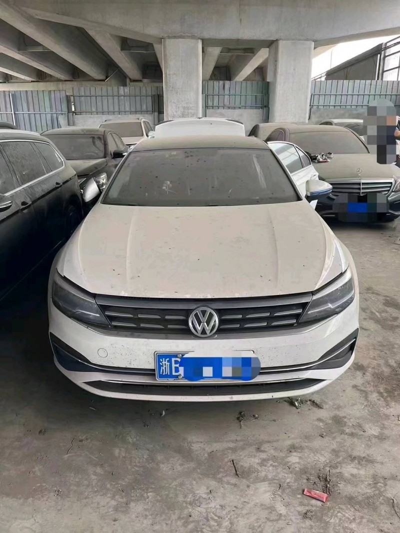 嘉兴19年大众凌渡1