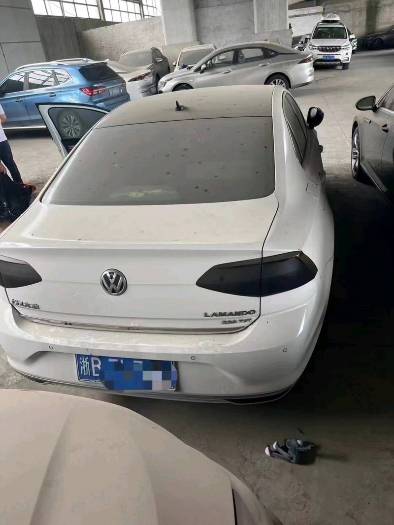 嘉兴19年大众凌渡6