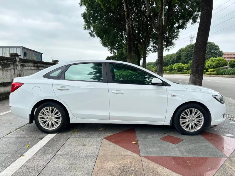 东莞16年别克英朗8