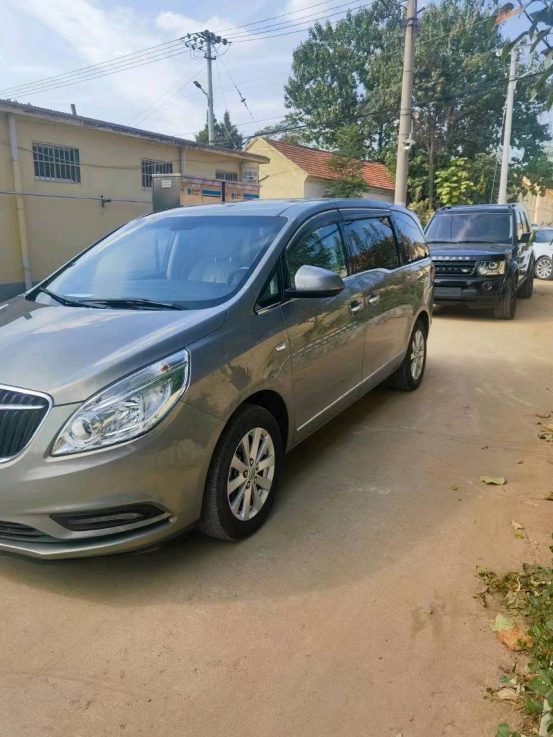 东营19年别克GL82