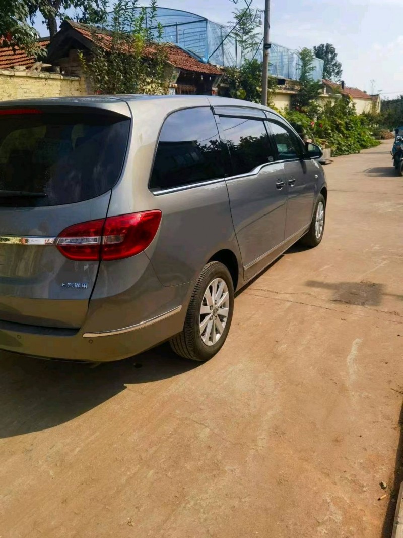 东营19年别克GL86